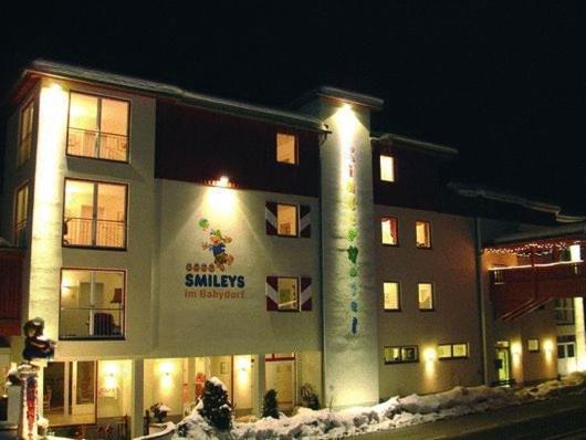Smileys Kinderhotel Trebesing Esterno foto